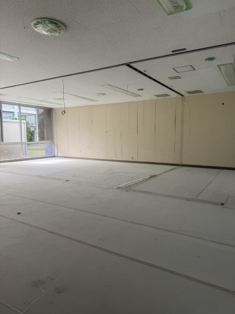 山口東京理科大学内装解体工事